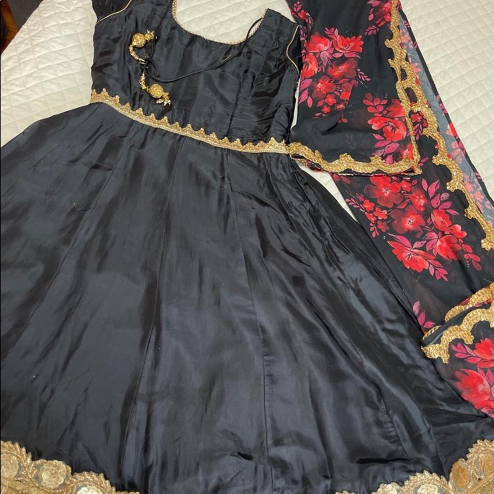 Silk 2 piece frok girlish look suit
